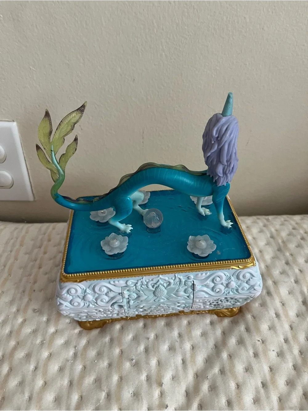 Disney Raya and the Last Dragon Light Up Jewelry Box